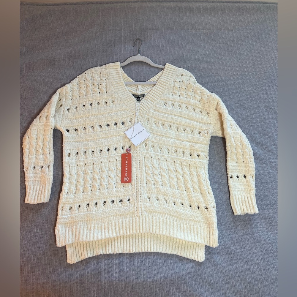 Honey Punch Ivory V-Neck woman Sweater Size XS